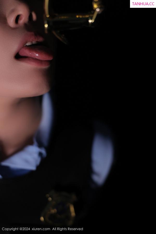   [XiuRen]高清写真图 2024.08.27 No.9071 麦田 黑丝美腿第29张图片